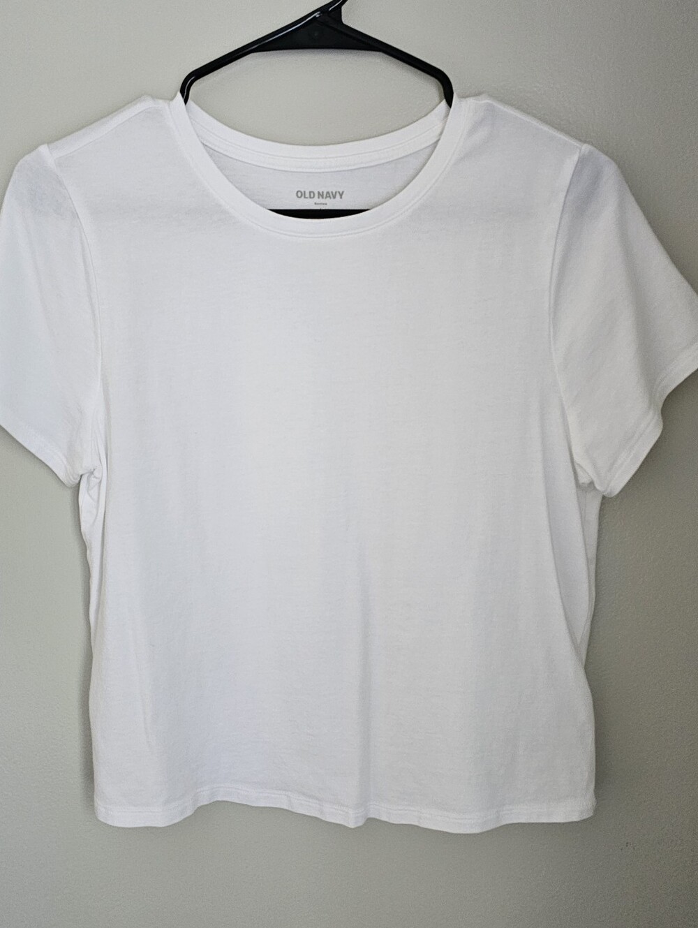 Old Navy White Short Sleeve Crewneck BESTEE